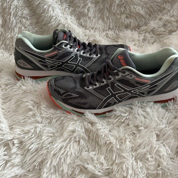 ASICS gel nimbus 19. Size 9 1/2 - Picture 2 of 5